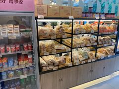 面包甜点陈列柜-皇后饼店(财富广场店)