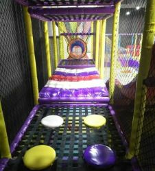 -蹦贝运动中心·蹦床·攀岩·闯关(龙岗店)