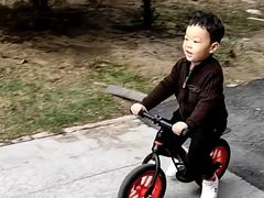 -八爪矩阵极限运动馆·儿童平衡车·感统训练(南海子公园校区)