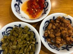 -霸蛮湖南菜·牛肉粉(荣京西街店)