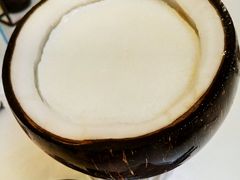 -志龙皇冠吃货椰子铺