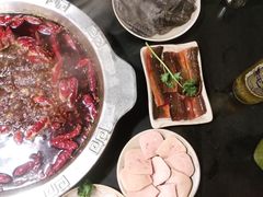 -洞亭火锅(防空洞总店)