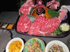 -铭牛烧肉·和牛海鲜自助(高新月牙湖店)
