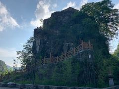 -高荡千年布依古寨旅游景区