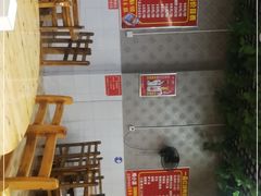 -一品红烧鸭特色川菜(三岔湖店)