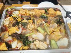 鲜生蚝鱼杂锅-后街佬·炭火鲜鱼杂(南城店)
