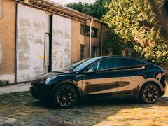 -TESLA 特斯拉(上海太古汇体验店)