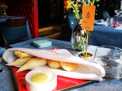 人餐前面包-弦月窗LUNETTE BY AMANDA(复兴路店)