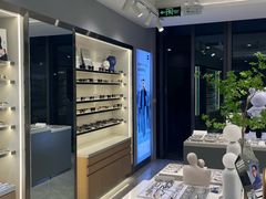 -视野联行眼镜·蔡司·尼康·授权优选门店(青浦宝龙店)