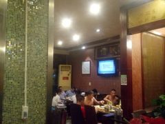 大堂-杨肥肠火锅大排档(火车站花园店)