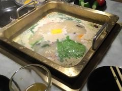 -尚尚仙·酸汤猪手·猪肚鸡火锅(华联万柳购物中心店)