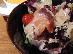 三文鱼蔬菜沙拉-斗牛士牛排(南京东路店)