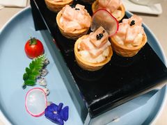 三文鱼色拉-尚一汤·粤菜海鲜(环球港店)