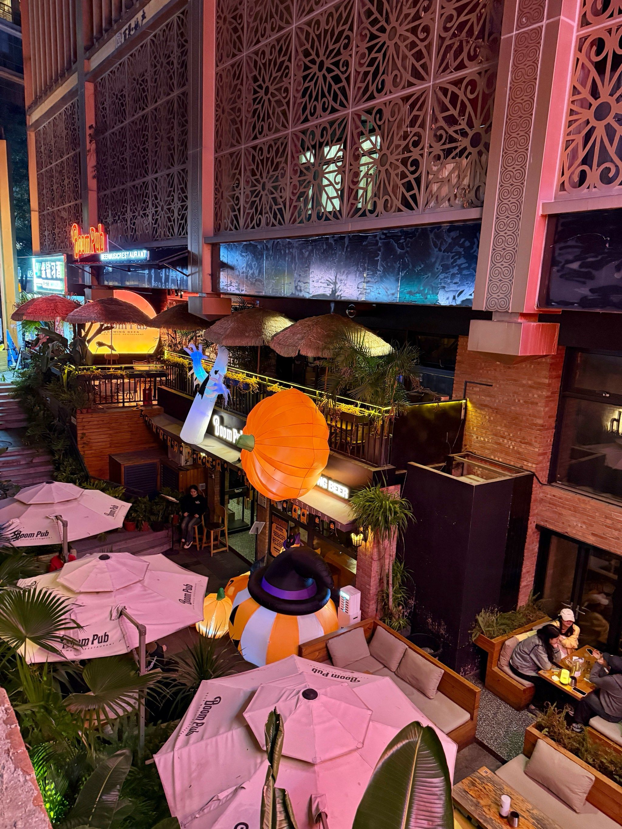 贵阳这家bar太有万圣节氛围了吧🎃!