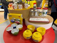 -m豆巧克力世界(上海世茂广场店)