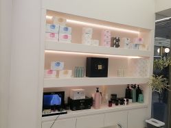 -PE SALON