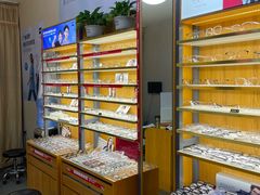 -优医视平价眼镜蔡司依视路折扣工厂店(十里堡店)