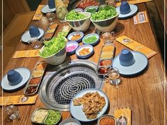 -明洞阿姨·韩式酱蟹烤肉·创意料理(三元桥店)