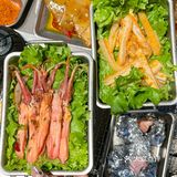 新开的烤肉店 他是懂女生心思的！