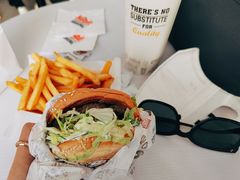 -The Habit Burger Grill 哈比特汉堡(世博店)