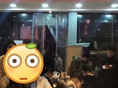 -爆炸头阿姨小四川正宗川味小吃(无任何分店)