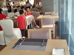 大堂-威珀斯酒店·珀萃美食餐厅 | 海鲜刺身·现烤生蚝·特色烤肉