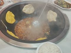 -鲁员外地锅鸡地锅鱼(古墩路店)