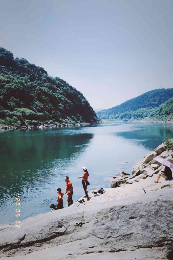 二岩温泉-"寻找野温泉,和朋友几个一路驱车到张飞古道.