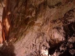 -波斯托伊纳溶洞