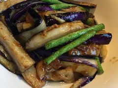 -胡桃里音乐餐厅(陶溪川店)(川湘赣菜·世界百大酒庄直供红酒·音乐表演)