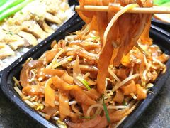 干炒牛河-福记烧味茶餐厅(豪森丽都店)