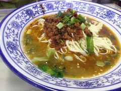 -渝之汇牛肉豌杂面