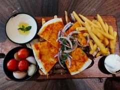 烧烤拼盘-ELI FALAFEL Lebanese&Mediterranean黎巴嫩美食(富城路店)