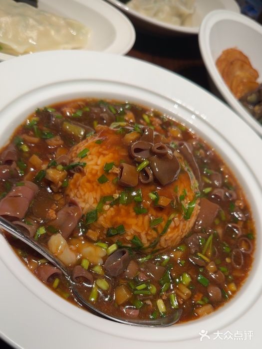 新连采·海鲜·大连菜(大连恒隆广场店)海肠捞饭图片