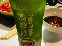 -鲜入围煮花胶鸡海鲜火锅