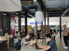 大堂-麦当劳(深圳北站高铁店)