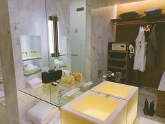 -上海滴水湖皇冠假日酒店