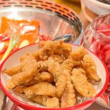 也太会了吧！居然在火锅里面倒凉茶 