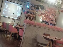 -樱花里音乐餐吧·牛扒椰子鸡(东圃店)