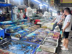 -霞涌市场海鲜摆卖区