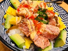 三文鱼牛油果盖饭-沼津港渔市(宏伊国际广场店)