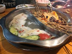 -何氏串串香火锅(翠亨店)