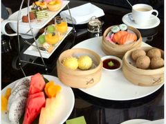 屏幕快照&nbsp;2014-08-30&nbsp;下午12.25.26-瑞吉酒店·The Drawing Room闲逸廊·云端下午茶·夜奢Whiskey