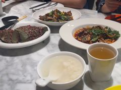 -渝信川菜 · 川味家常菜(财富购物中心店)