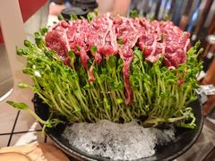 吃嫩草的小嫩牛-热火朝天鲜切牛肉火锅(南强街巷店)