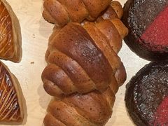 黑松露盐可颂-LANLIZI BAKERY(COSMO店)