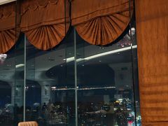 -荣誉国际酒店-云顶旋转餐厅