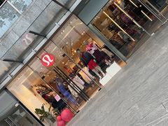 -lululemon(上海浦东IFC店)