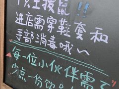 -有猫主题·治愈系猫咖(曾厝垵店)