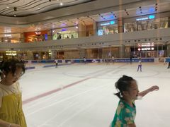 -冰堡国际溜冰场(观澜湖新城MHMALL店)